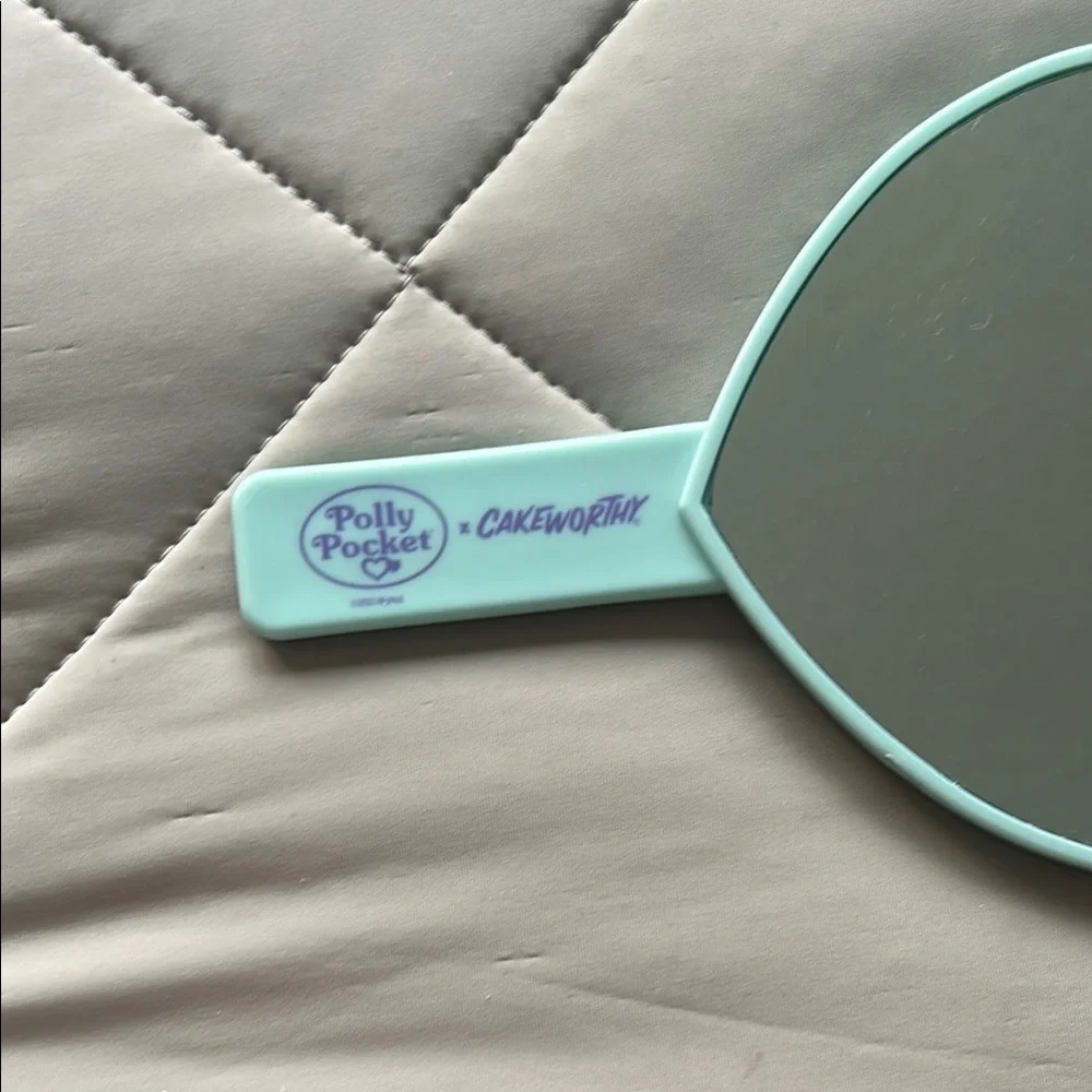 Polly Pocket x Cakeworthy Heart-Shaped Hand Mirror - Picture 3 of 5